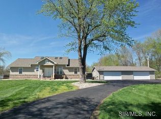 3447 Harris Ln, Bethalto, IL 62010