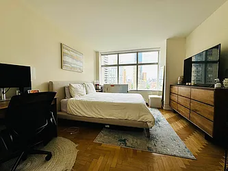 3 Lincoln Center Plaza #20E in Lincoln Square, Manhattan | StreetEasy