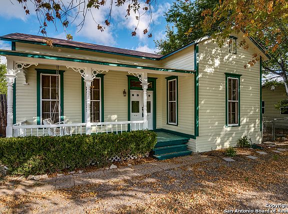 3rd image of 221 Caddell Ln