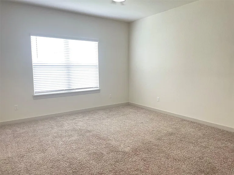 5128 Vanner Path — Photo 8