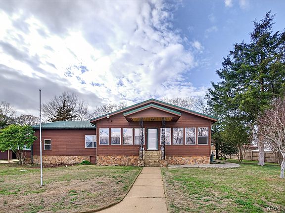 4th image of 813 Lake Region Cir