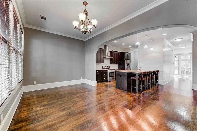 1st image of 729 Carpenter Way