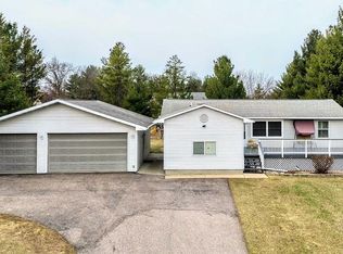 911 Cynthia Ln, Wisconsin Dells, WI 53965