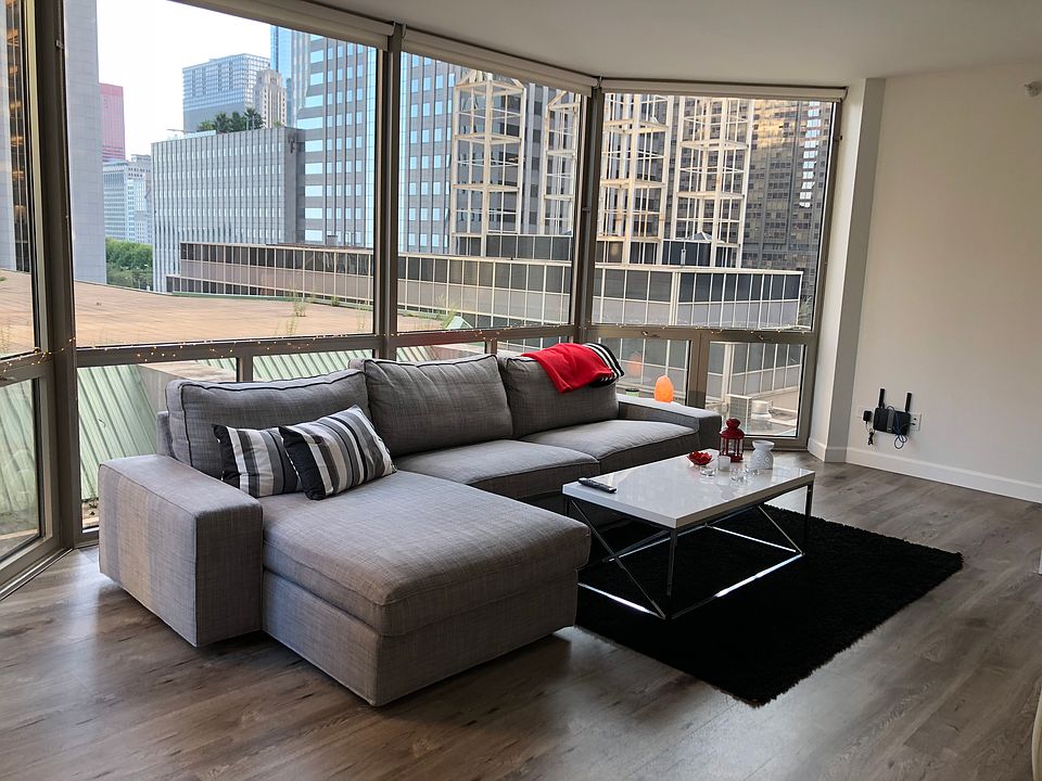 1st image of 222 N Columbus Dr APT 512
