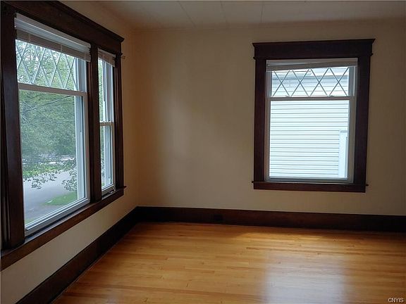4th image of 327 Wadsworth St #2