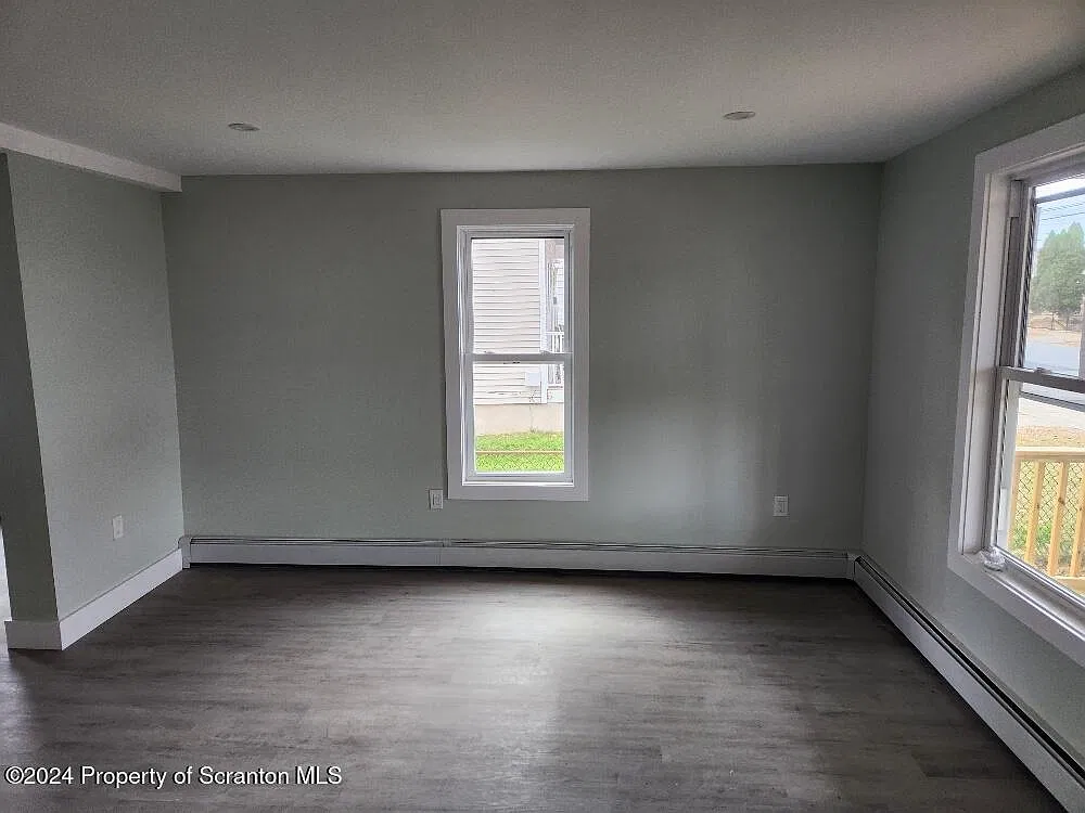 3 bed, 1.5 bath, 1500 sqft, $1,850 — Photo 4