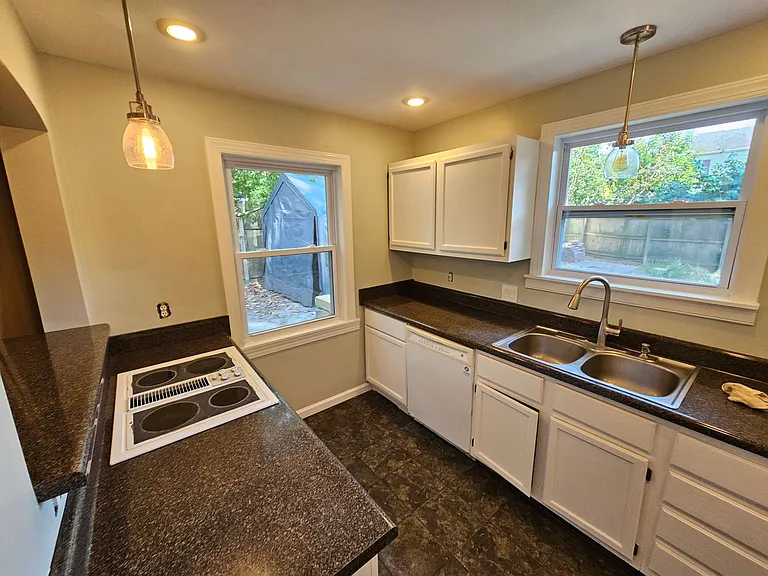 1433 W Little Creek Rd — Photo 4