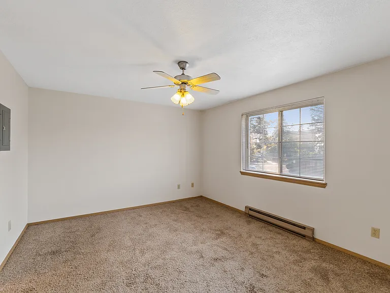 Indian Canyon Apartments — Photo 12