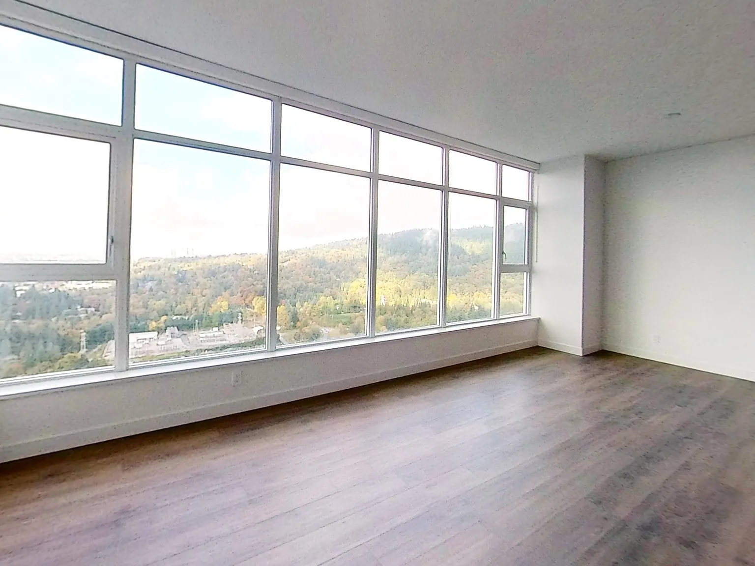 3 bed, 1105 sqft, $4,200 — Photo 4