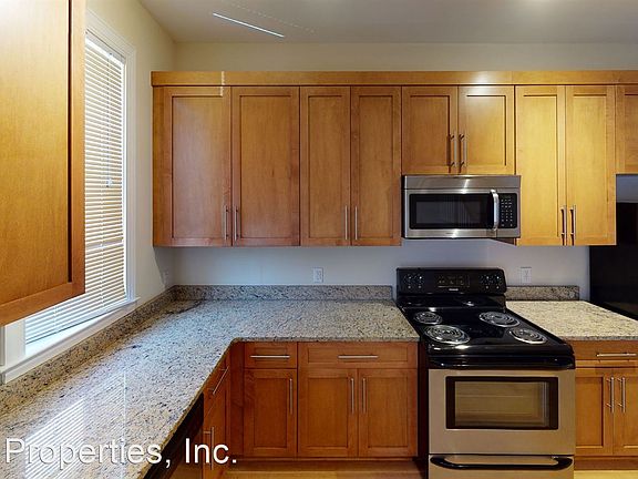 4th image of 3029 Park Ave #B