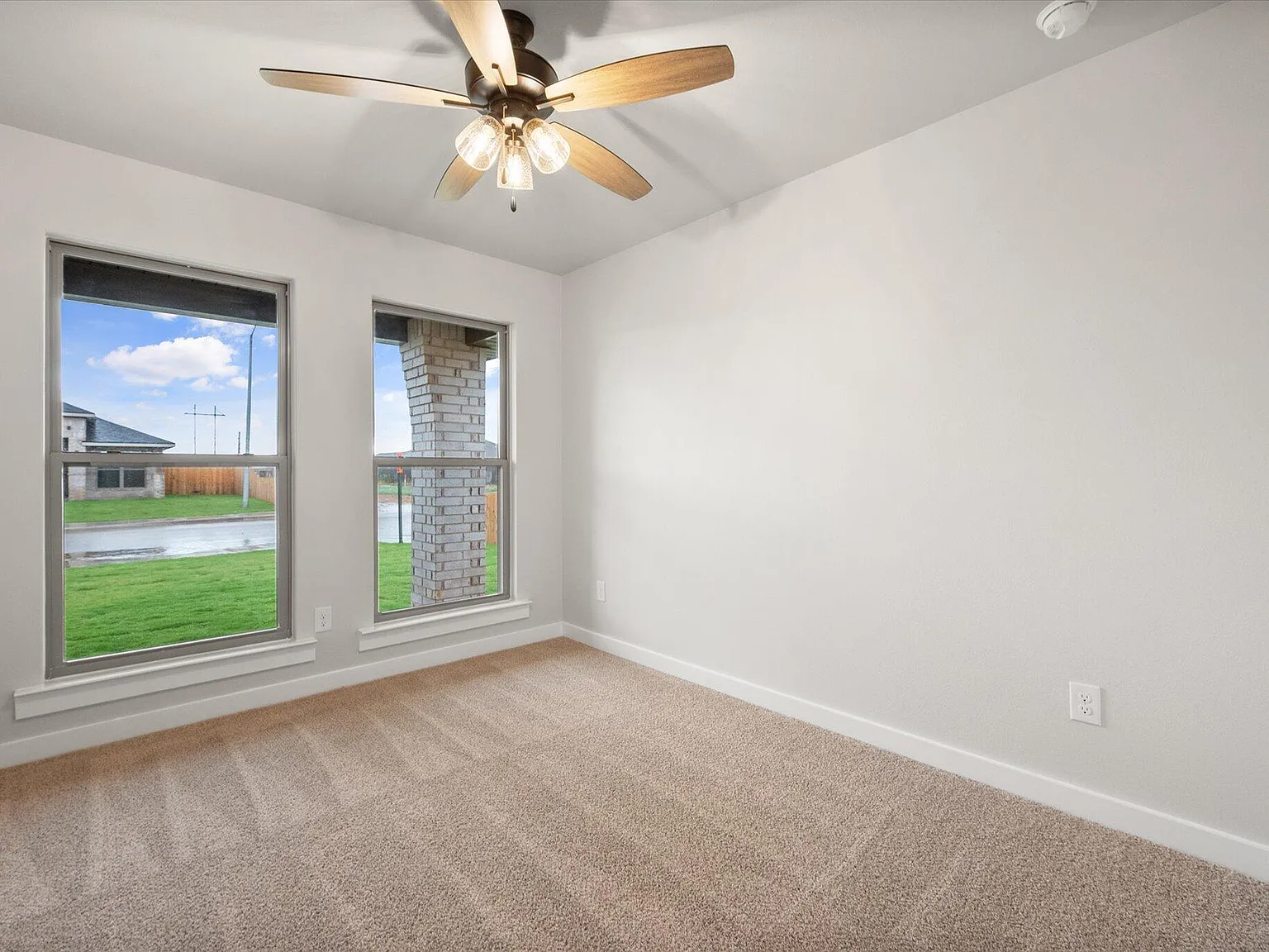 4 bed, 1700 sqft, $2,050 — Photo 3