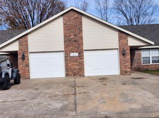 2899 Dawn Ct #A & B, Siloam Springs, AR 72761