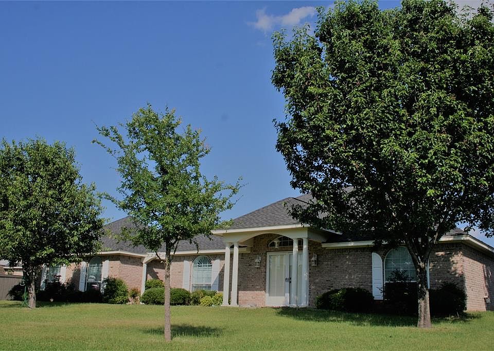 1st image of 9 Dobbs Dr