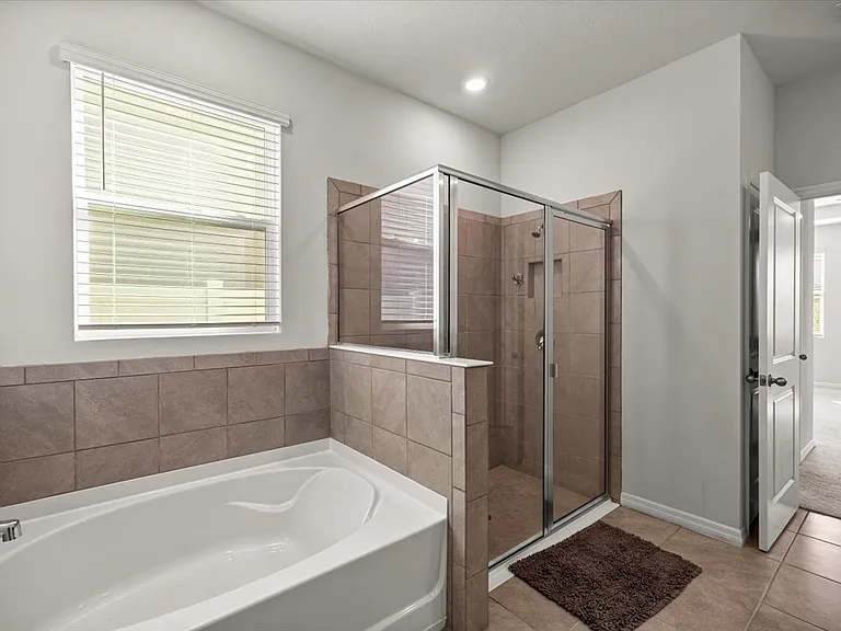 8931 SW 49th Cir — Photo 15