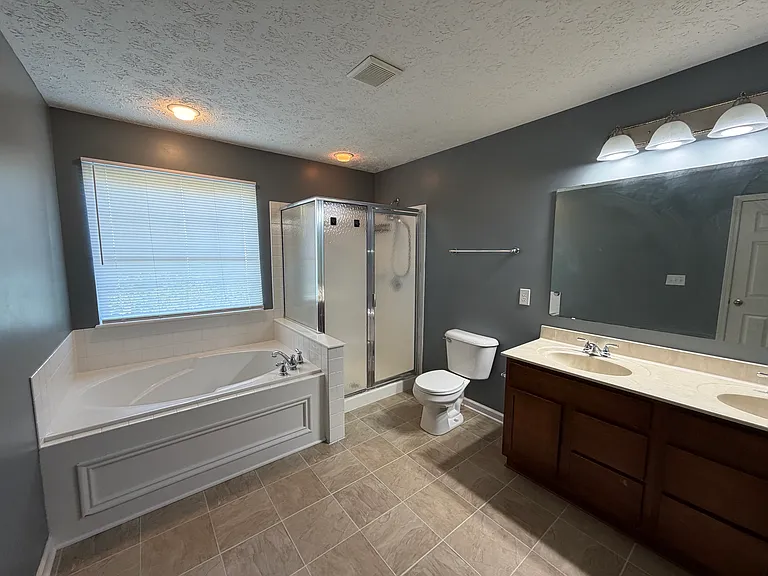 2537 Thorney Wood Ln — Photo 22