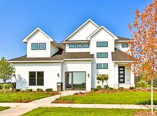 4124 Lady Slipper Rd N, Lake Elmo, MN 55042