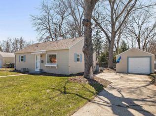 1216 E Sugnet Rd, Midland, MI 48642
