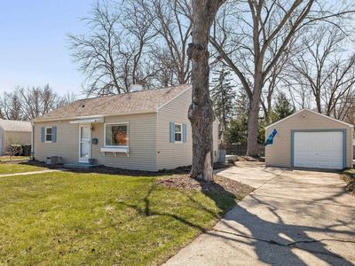1216 E Sugnet Rd, Midland, MI, 48642