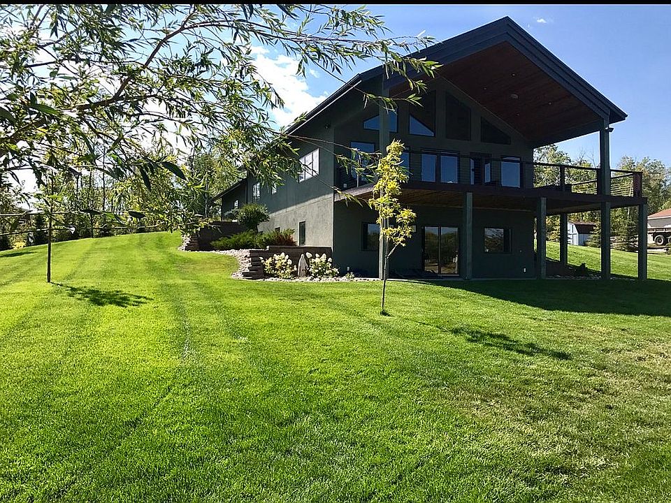 1st image of 155 Aspen Ave