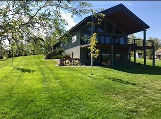 155 Aspen Ave, Lake Metigoshe, ND 58318