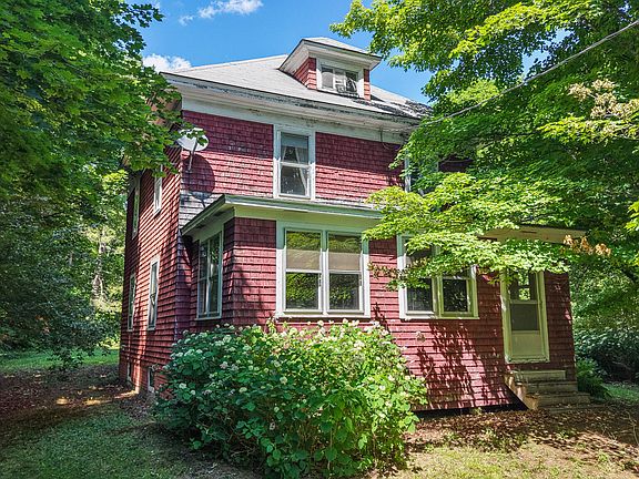 2nd image of 32 Willow Street