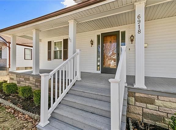 3rd image of 6918 Oleatha Ave