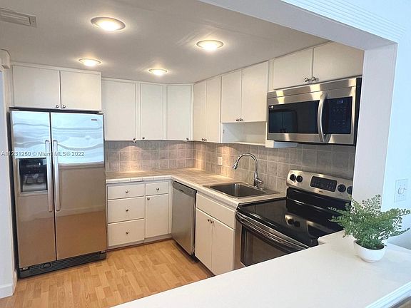 4th image of 1228 West Ave APT 506