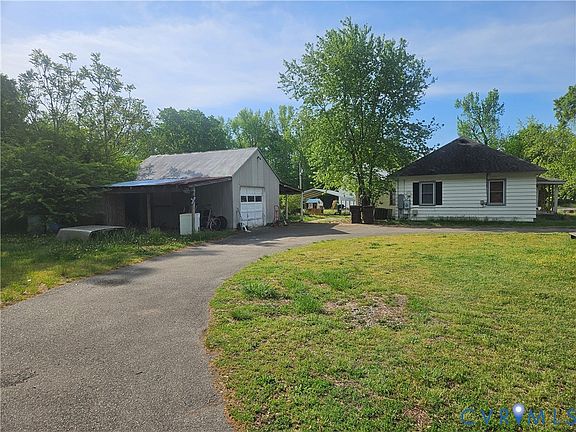2nd image of 203 Wren Rd