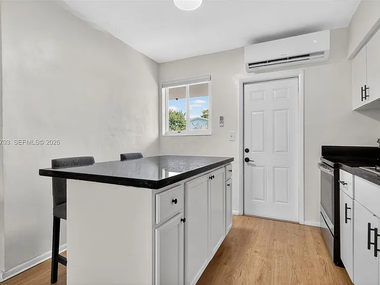 1003 NE 110th St #1003 — Photo 7