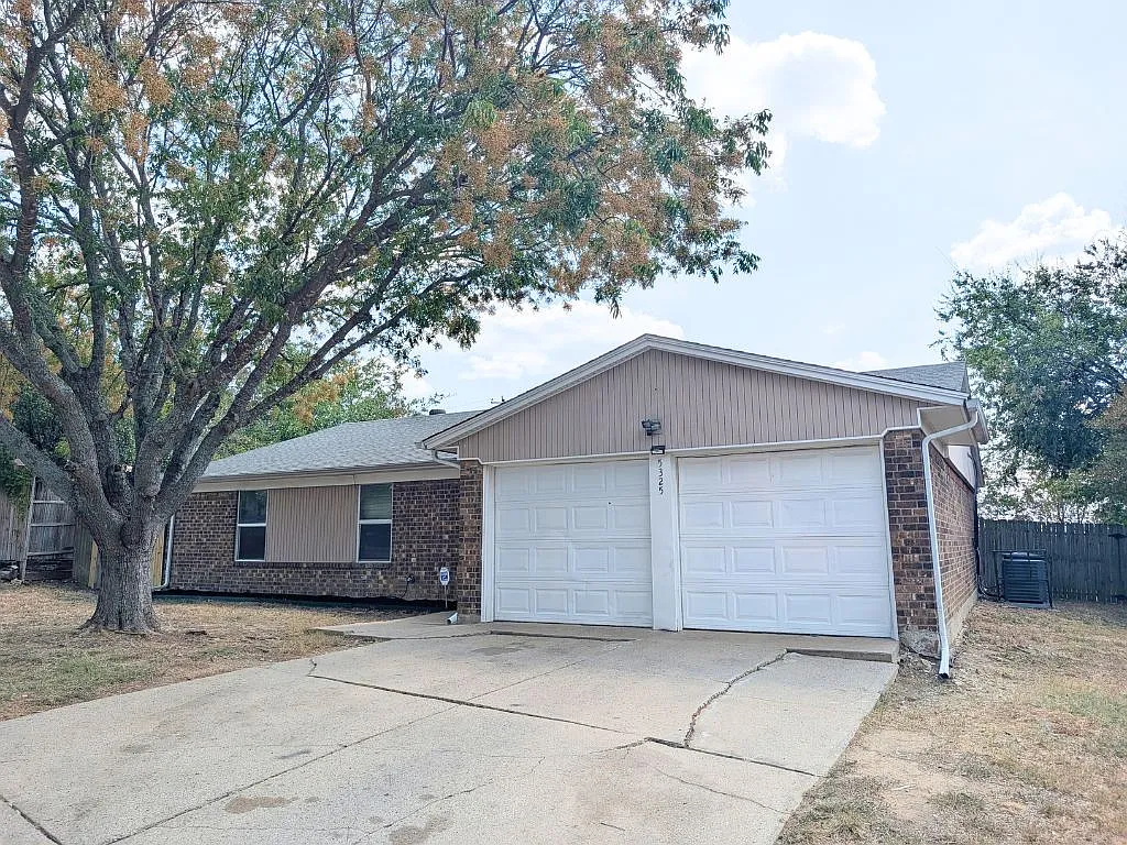 5325 Weddington Ct Fort Worth TX 76133 — Photo 2
