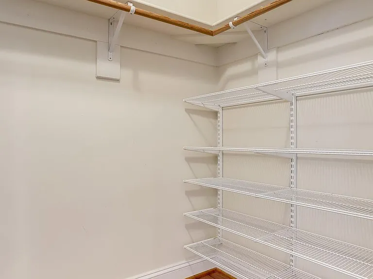 1115 Cameron St #208 — Photo 45