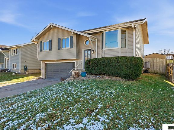 2nd image of 2121 W Cove Ct