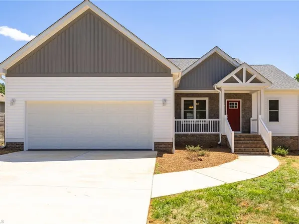 3011 Springhaven Dr, Winston Salem, NC 27103