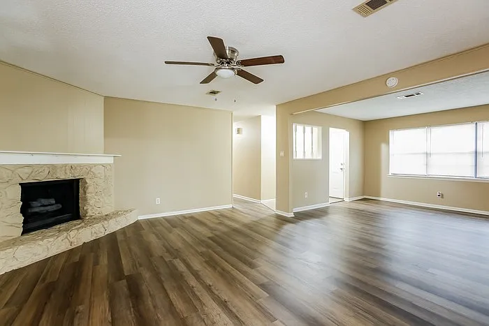20 Single Oaks Dr — Photo 3