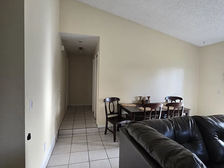 1545 Maxwell Ln — Photo 28