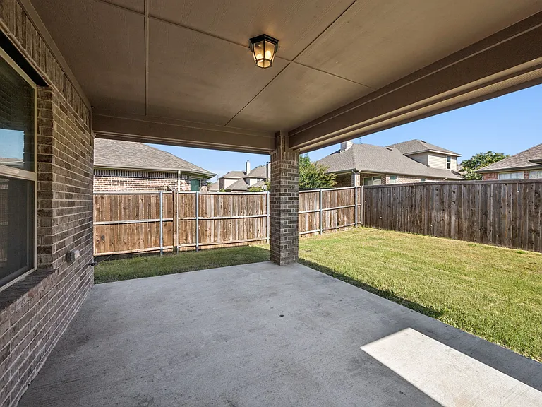 2317 Houston Dr — Photo 26