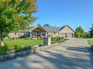 411 Sunset Ct, Bedford, IN 47421