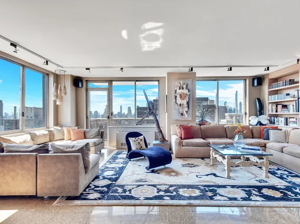 200 East 89th Street image 1 of 9