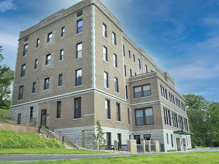 500 Lafayette Ave — Photo 2