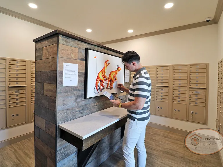 Mail Center / Amazon Hub