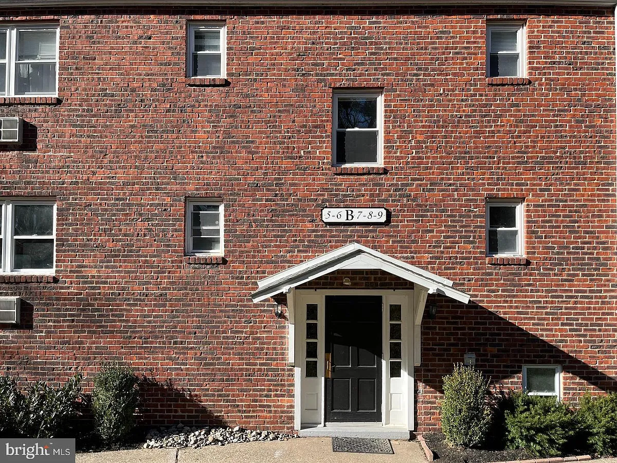 Building Photo - 333 Lacey Ave #B8