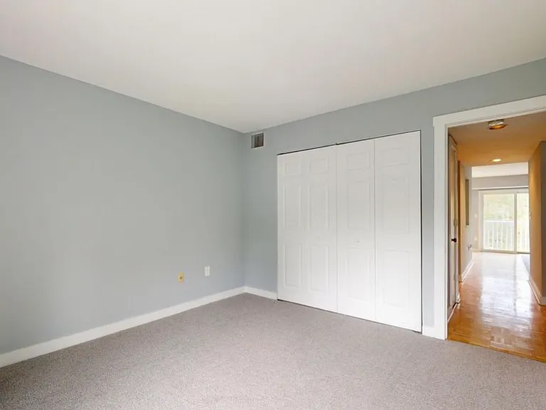 75 Brookwood Dr #D — Photo 14
