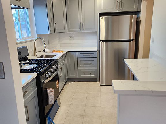 4th image of 62-60 70th St Floor 2