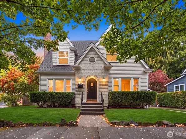 2102 N 60th Street, Seattle, WA 98103