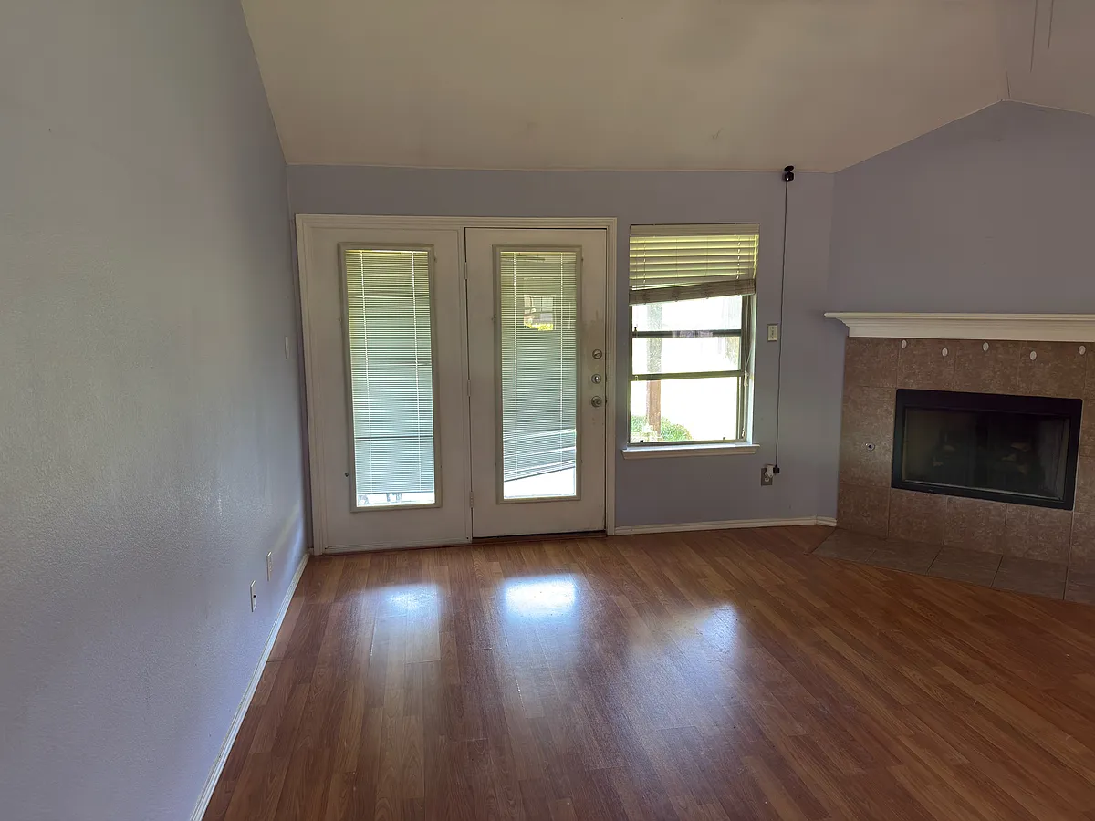 Building Photo - 616 Stirrup Bar Dr