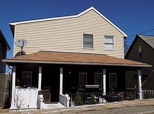 102 Emerson St, Vandergrift, PA