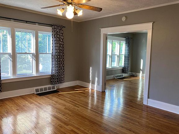 3rd image of 317 Pine Ave NW #2