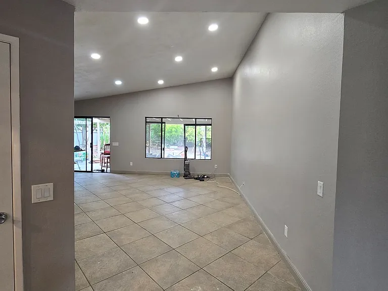 1416 Powell Rd — Photo 2