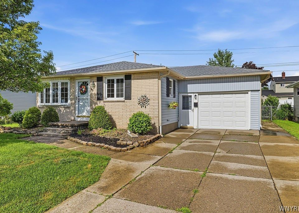 1st image of 49 Caroline Ln