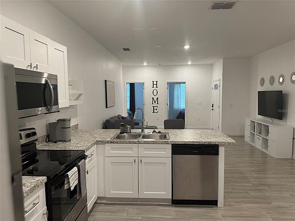 5th image of 699 W Kaley St